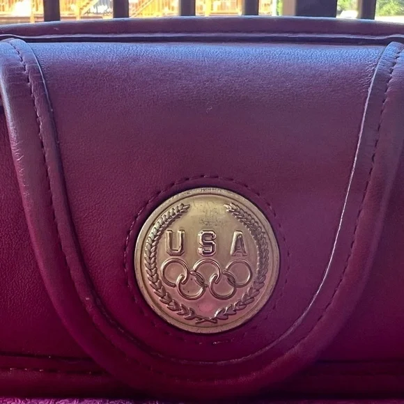 ๐
๐
RARE RED COACH Olympic Edition Eyeglass Shield Case vintage ๐
๐
- Picture 7 of 12